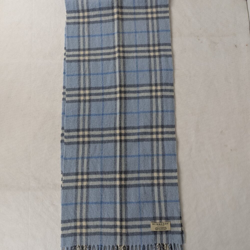 Burberry Nova Check Lambswool Scarf Blue | Unisex | Elegant & Warm - Picture 3 of 7